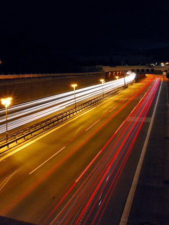 Autobahn bei Nacht Foto 