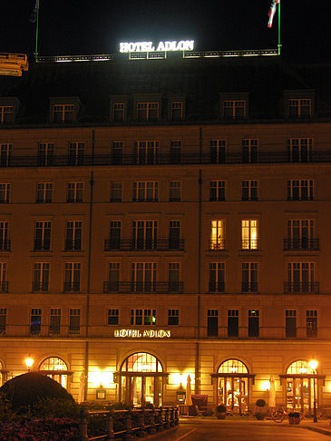 Hotel Adlon bei Nacht Fotos