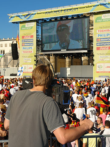 Bühne auf dem Fanfest Foto 