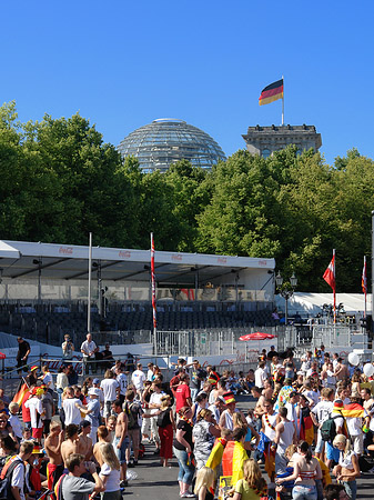 Foto Fanmeile am Reichstag - Berlin