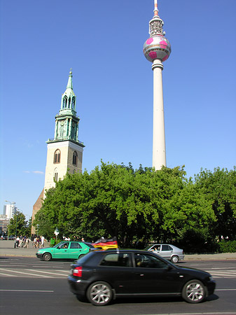 Fernsehturm und Marienkirche Fotos