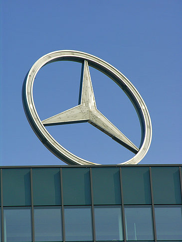 Mercedes-Stern Fotos