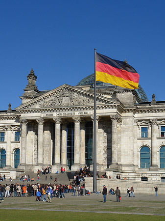 Touristen am Reichstag Fotos