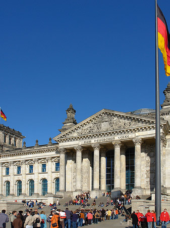 Foto Touristen am Reichstag - Berlin