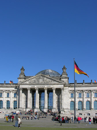 Foto Touristen am Reichstag
