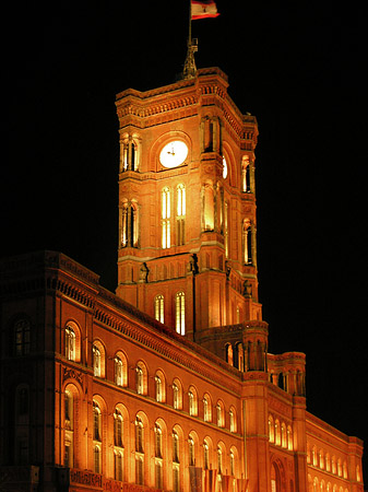 Foto Rotes Rathaus bei Nacht