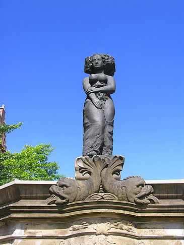 Fischmarktbrunnen Minerva Fotos