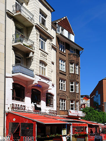 Foto Straßencafes am Hafen