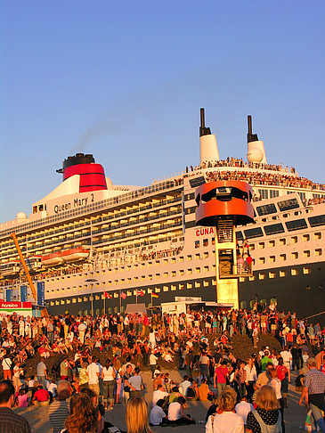Queen Mary 2 - Volksfest Foto 