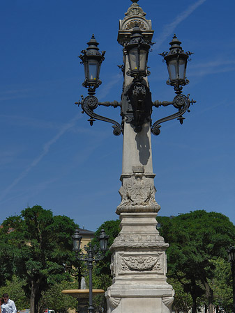 Laterne auf Opernplatz Fotos
