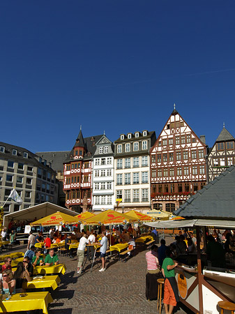 Römer mit Schirmen Foto 