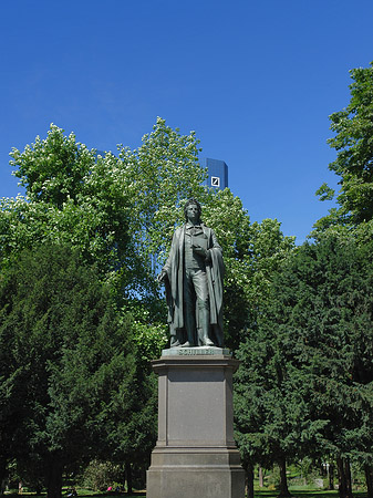 Fotos Statue von Schiller
