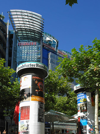 Zeilgalerie mit Litfaßsäule