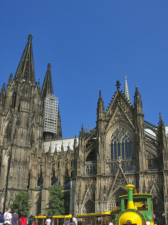 Foto Bimmelbahn fährt zum Kölner Dom - Köln
