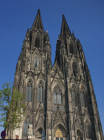 Menschen beim Kölner Dom