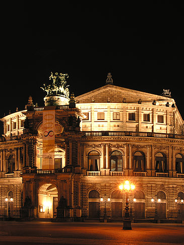 Semperoper bei Nacht Fotos