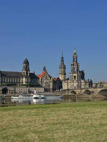Fotos Augustusbrücke mit Wiese