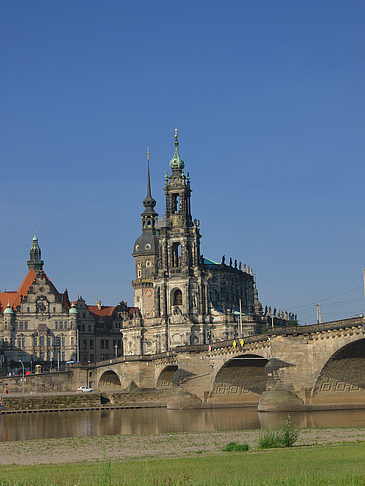 Blick auf den Schlossplatz Fotos