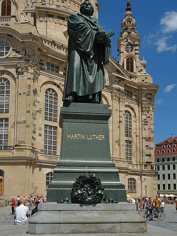 Frauenkirche und Lutherdenkmal Foto 
