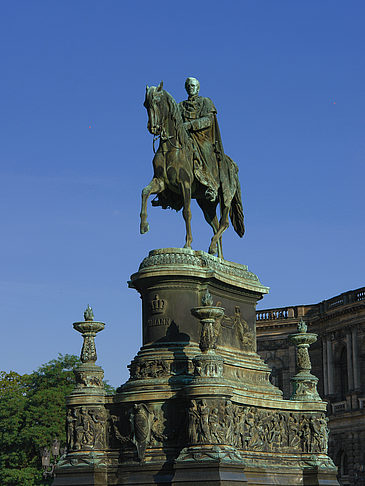 Fotos König-Johann-Statue