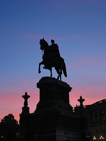 Fotos König-Johann-Statue bei Sonnenuntergang | Dresden