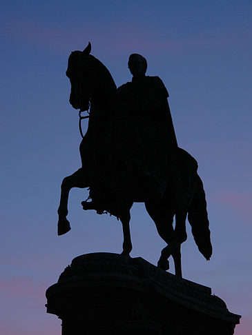 Fotos König-Johann-Statue bei Sonnenuntergang | Dresden