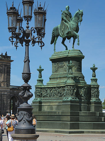 König-Johann-Statue Fotos
