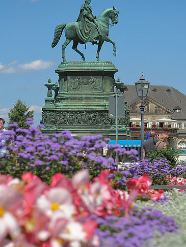 Fotos König-Johann-Statue