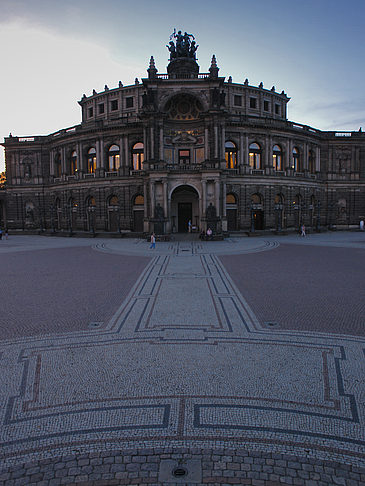 Semperoper abends Foto 