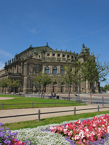 Foto Semperoper mit Blumen - Dresden