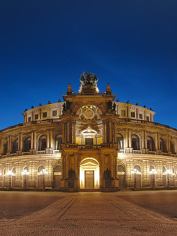 Semperoper bei Nacht Fotos