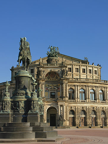 Foto Semperoper mit Statue