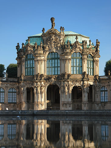 Wallpavillon mit Brunnen Foto 