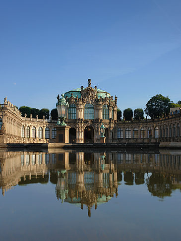 Fotos Wallpavillon mit Brunnen
