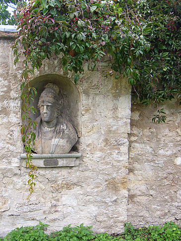 Schlossparkmauer Fotos