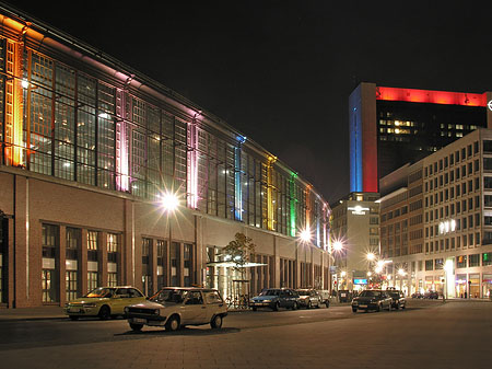Bahnhof Friedrichstraße bei Nacht Foto 