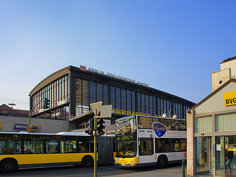 Foto Busse am Bahnhof