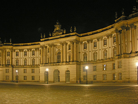 Fotos Alte Bibliothek am Bebelplatz bei Nacht