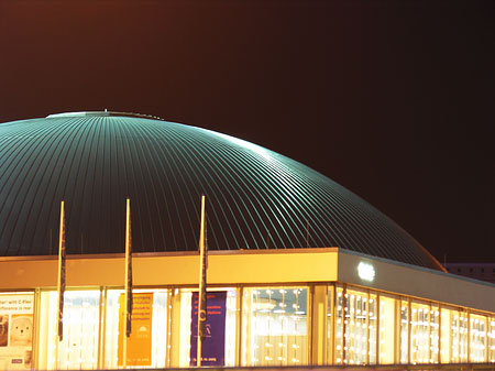 Foto Berliner Convention Center bei Nacht