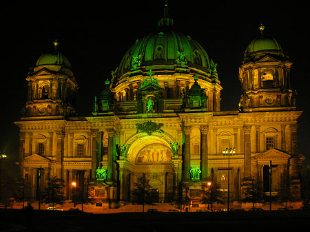 Foto Berliner Dom bei Nacht