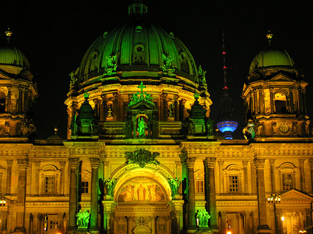Foto Berliner Dom bei Nacht - Berlin