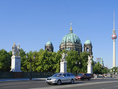 Foto Berliner Dom mit Fernsehturm