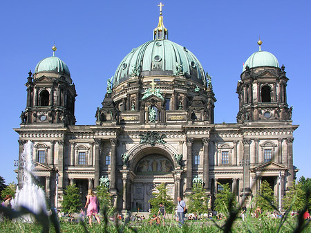Berliner Dom mit Lustgarten Foto 