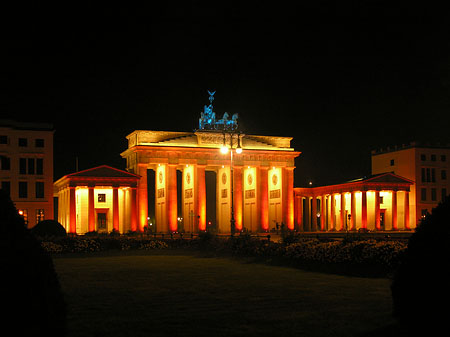 Brandenburger Tor bei Nacht Fotos