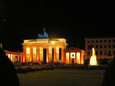 Brandenburger Tor bei Nacht Fotos