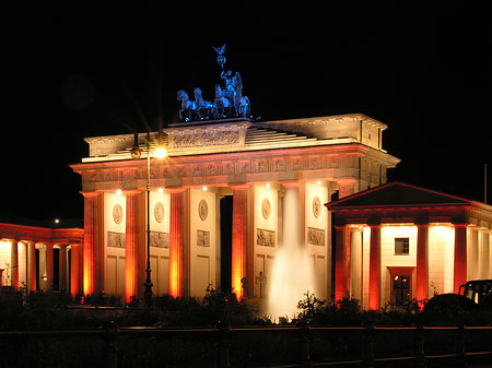 Brandenburger Tor bei Nacht Fotos