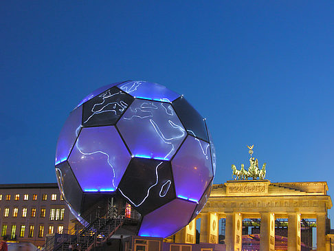 Brandenburger Tor bei Nacht Fotos