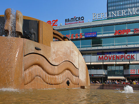 Foto Weltkugelbrunnen