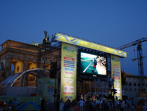 Foto Fanfest bei Nacht