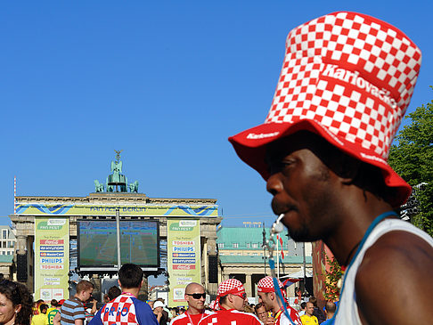 Fotos Fans am Brandenburger Tor